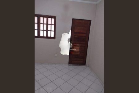 Casa à venda com 81m², 2 quartos e sem vaga