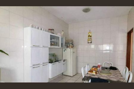 Casa à venda com 800m², 3 quartos e sem vaga