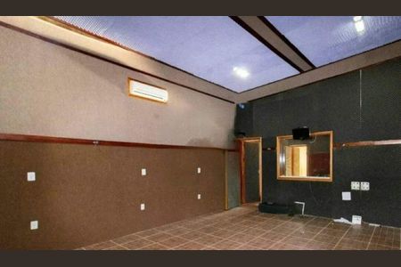 Casa à venda com 3 quartos, 800m² em Parque São Quirino, Campinas