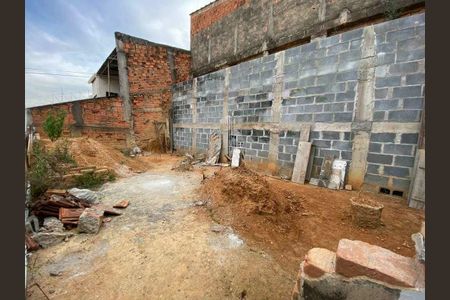 Casa à venda com 130m², 3 quartos e 2 vagas