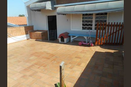 Casa à venda com 3 quartos, 240m² em Parque São Quirino, Campinas