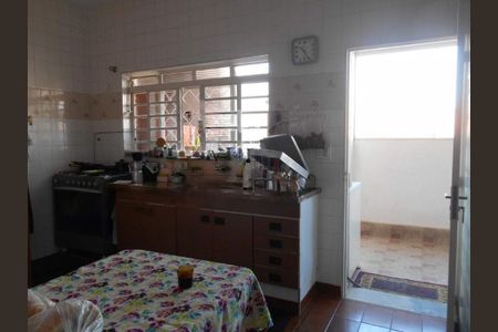 Casa à venda com 3 quartos, 240m² em Parque São Quirino, Campinas