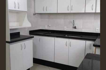 Casa à venda com 240m², 3 quartos e 4 vagas