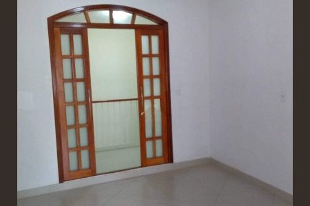 Casa à venda com 240m², 3 quartos e 4 vagas