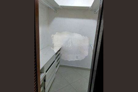 Casa à venda com 240m², 3 quartos e 4 vagas