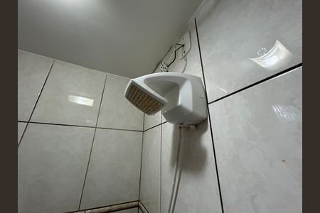 Casa à venda com 95m², 3 quartos e sem vagaChuveiro