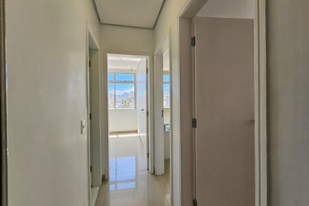 Corredor de apartamento para alugar com 3 quartos, 90m² em Coração de Jesus, Belo Horizonte