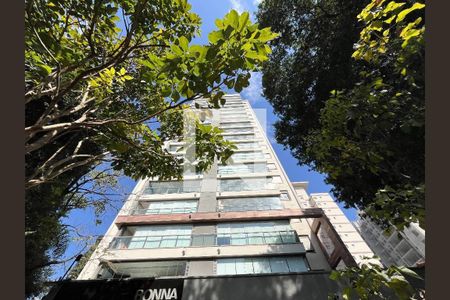 Apartamento à venda com 68m², 2 quartos e 2 vagas Apartamento à venda com 68m², 2 quartos e 2 vagasFachada