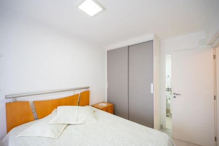 Apartamento à venda com 68m², 2 quartos e 2 vagas Apartamento à venda com 68m², 2 quartos e 2 vagasSuíte