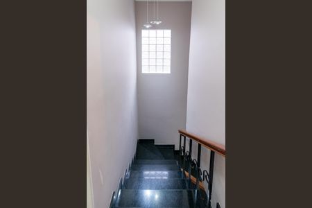 Casa à venda com 175m², 3 quartos e 2 vagasEscada