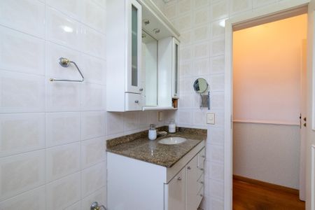 Casa à venda com 175m², 3 quartos e 2 vagasBanheiro da Suíte 