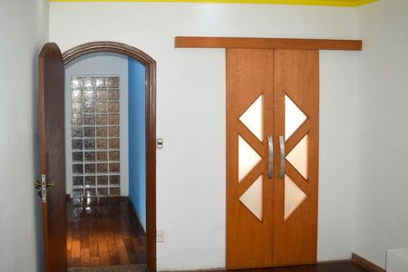 Casa para alugar com 342m², 4 quartos e 6 vagasQuarto 2