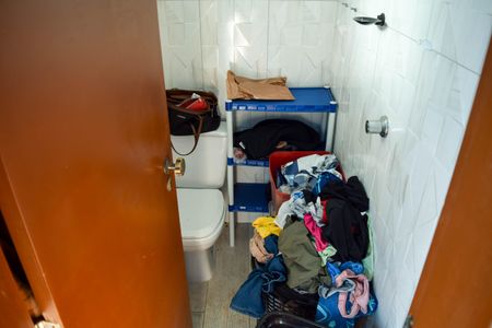 Casa para alugar com 342m², 4 quartos e 6 vagasBanheiro de serviço