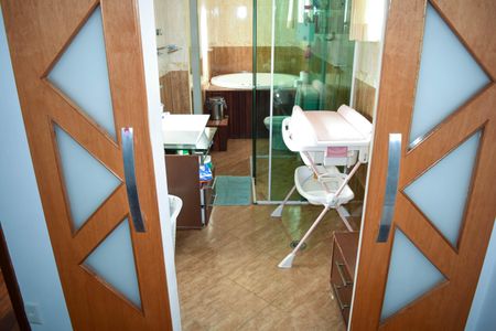 Casa para alugar com 342m², 4 quartos e 6 vagasBanheiro Suite