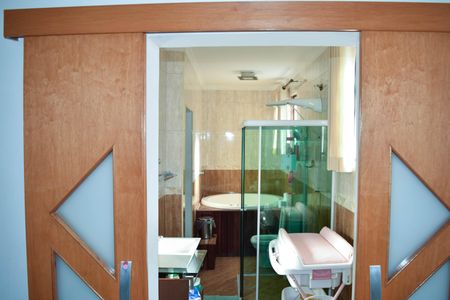 Casa para alugar com 342m², 4 quartos e 6 vagasBanheiro Suite