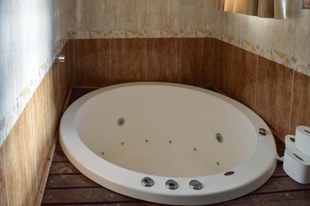 Casa para alugar com 342m², 4 quartos e 6 vagasBanheiro Suite