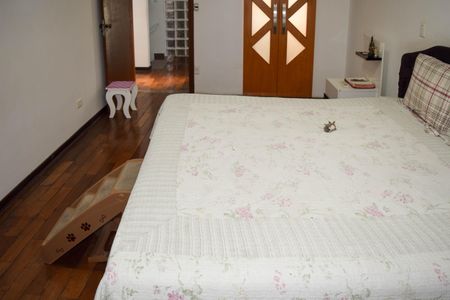 Casa para alugar com 342m², 4 quartos e 6 vagasQuarto 2