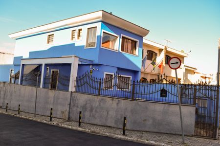 Casa para alugar com 342m², 4 quartos e 6 vagasFachada