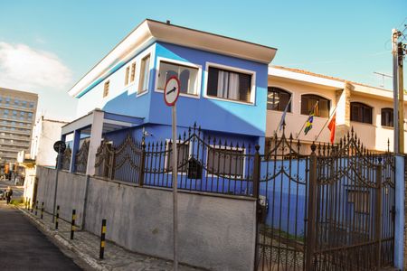 Casa para alugar com 342m², 4 quartos e 6 vagasFachada