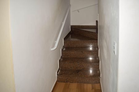 Casa para alugar com 342m², 4 quartos e 6 vagasCorredor externo