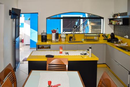 Casa para alugar com 342m², 4 quartos e 6 vagasCozinha