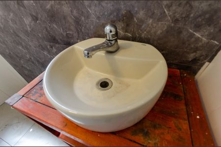 Casa para alugar com 140m², 3 quartos e 1 vaga Casa para alugar com 140m², 3 quartos e 1 vagaSuíte- Banheiro
