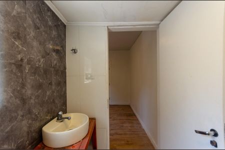 Casa para alugar com 140m², 3 quartos e 1 vaga Casa para alugar com 140m², 3 quartos e 1 vagaSuíte- Banheiro