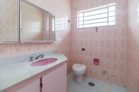 Casa à venda com 200m², 4 quartos e 3 vagasSuíte 1 - Banheiro