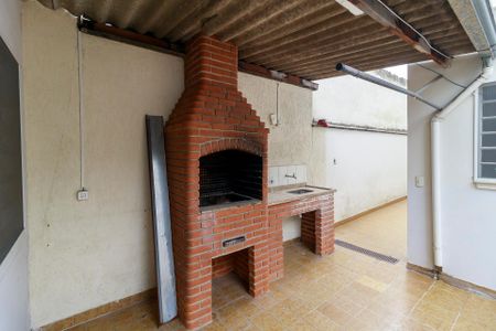 Casa à venda com 200m², 4 quartos e 3 vagasChurrasqueira