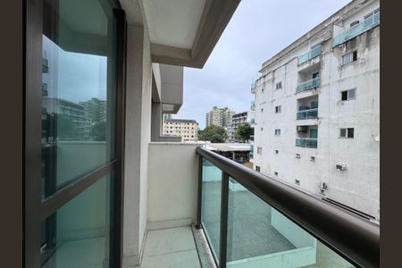 Apartamento para alugar com 75m², 2 quartos e 1 vaga Apartamento para alugar com 75m², 2 quartos e 1 vagaSacada Quarto