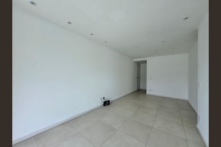 Sala de apartamento para alugar com 2 quartos, 75m² em Recreio dos Bandeirantes, Rio de Janeiro