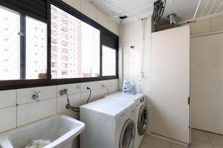 Apartamento para alugar com 246m², 4 quartos e 4 vagas Apartamento para alugar com 246m², 4 quartos e 4 vagasÁrea de Serviço