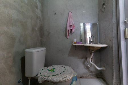 Casa à venda com 404m², 6 quartos e 2 vagas Casa à venda com 404m², 6 quartos e 2 vagasCasa 1: Banheiro