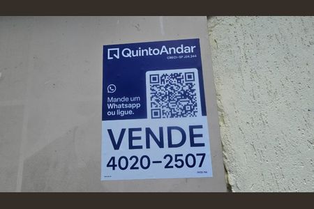 Casa à venda com 404m², 6 quartos e 2 vagas Casa à venda com 404m², 6 quartos e 2 vagasFachada