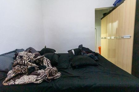 Casa à venda com 404m², 6 quartos e 2 vagas Casa à venda com 404m², 6 quartos e 2 vagasCasa 2: Quarto