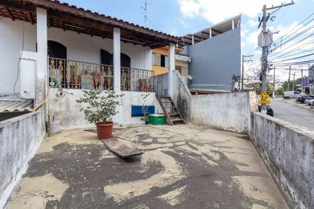 Casa à venda com 404m², 6 quartos e 2 vagas Casa à venda com 404m², 6 quartos e 2 vagasCasa 3: Varanda