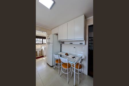 Apartamento à venda com 113m², 3 quartos e 2 vagas Apartamento à venda com 113m², 3 quartos e 2 vagasCozinha