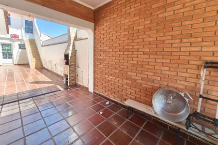 Casa à venda com 19m², 3 quartos e 3 vagasQuintal - Garagem