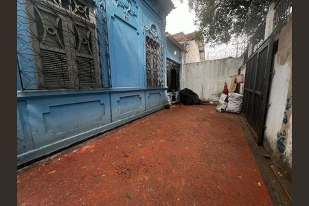 Casa à venda com 660m², 5 quartos e 6 vagas Casa à venda com 660m², 5 quartos e 6 vagasÁrea externa