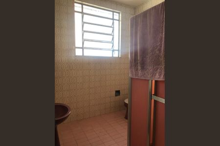 Banheiro de casa à venda com 5 quartos, 660m² em Benfica, Rio de Janeiro