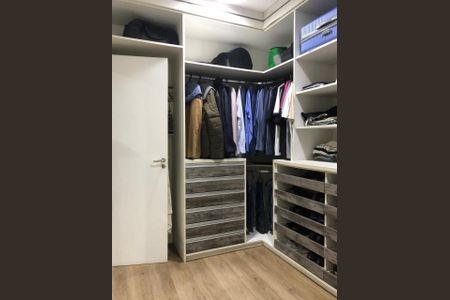 Casa para alugar com 226m², 4 quartos e 4 vagas