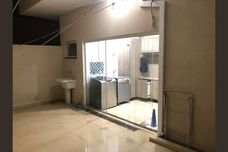 Casa para alugar com 4 quartos, 226m² em Jardim Ipaussurama, Campinas