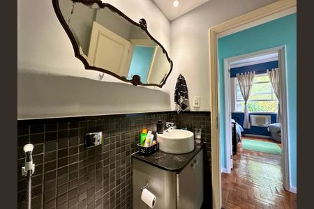 Apartamento à venda com 118m², 2 quartos e 1 vagaBanheiro Social