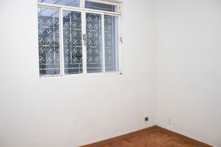 Casa à venda com 100m², 4 quartos e sem vaga