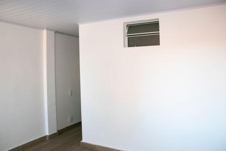 Casa à venda com 100m², 4 quartos e sem vaga