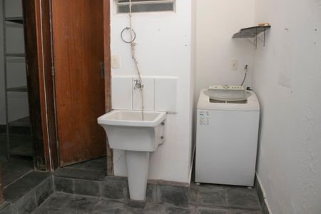 Casa à venda com 100m², 4 quartos e sem vaga