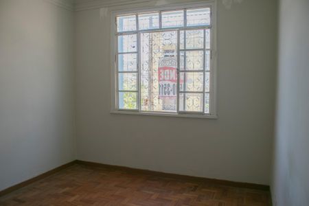 Casa à venda com 100m², 4 quartos e sem vaga
