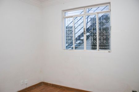Casa à venda com 100m², 4 quartos e sem vaga