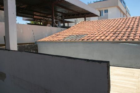 Casa à venda com 100m², 4 quartos e sem vaga