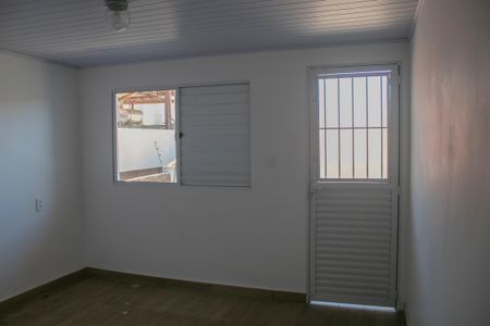 Casa à venda com 100m², 4 quartos e sem vaga